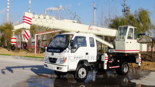 點擊查看詳細信息<br>標題：8噸汽車吊 閱讀次數(shù)：3451