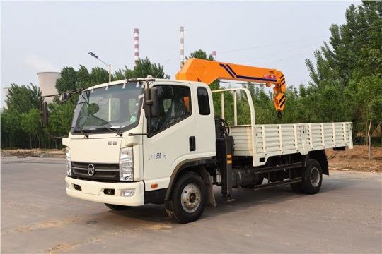 點(diǎn)擊查看詳細(xì)信息<br>標(biāo)題：5噸凱馬隨車吊 閱讀次數(shù)：2823