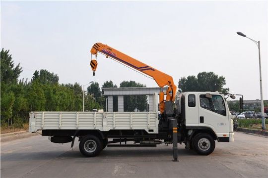 點(diǎn)擊查看詳細(xì)信息<br>標(biāo)題：5噸凱馬隨車吊3節(jié)臂 閱讀次數(shù)：3074