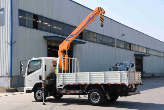 點(diǎn)擊查看詳細(xì)信息<br>標(biāo)題：3.2噸凱馬藍(lán)牌隨車吊 閱讀次數(shù)：3271