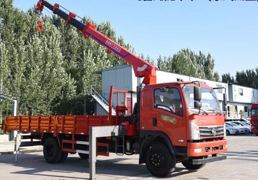 點擊查看詳細(xì)信息<br>標(biāo)題：6.3噸東風(fēng)隨車吊 閱讀次數(shù)：2180