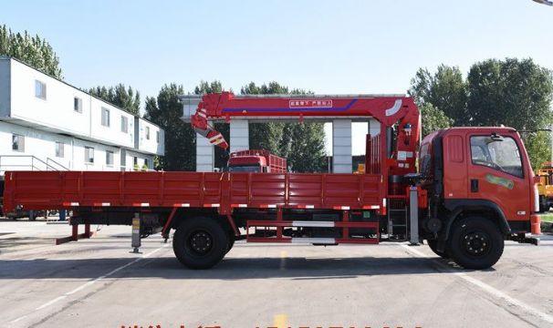 點擊查看詳細(xì)信息<br>標(biāo)題：6.3噸東風(fēng)160馬力隨車吊 閱讀次數(shù)：2219