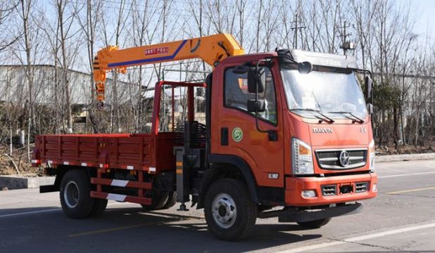 點擊查看詳細信息<br>標題：3.2噸大運隨車吊 閱讀次數(shù)：2351