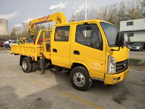 點擊查看詳細信息<br>標題：凱馬雙排隨車吊 閱讀次數(shù)：2421