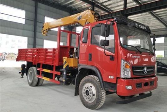 點擊查看詳細信息<br>標題：5噸大運隨車吊 閱讀次數(shù)：2534