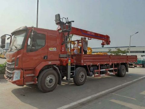 點擊查看詳細(xì)信息<br>標(biāo)題：柳汽前四后四隨車吊 閱讀次數(shù)：2373