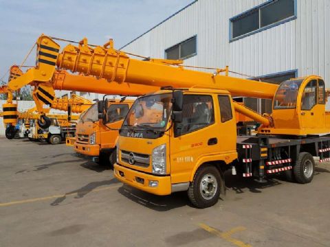 點擊查看詳細信息<br>標題：8噸凱馬汽車吊 閱讀次數(shù)：2475