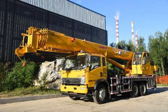 點擊查看詳細信息<br>標題：20噸重汽豪曼汽車吊 閱讀次數(shù)：2575