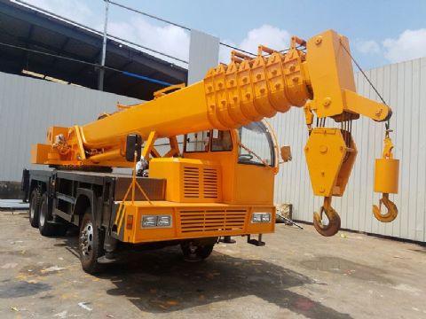 點擊查看詳細信息<br>標題：18噸后雙橋自制吊 閱讀次數(shù)：2601