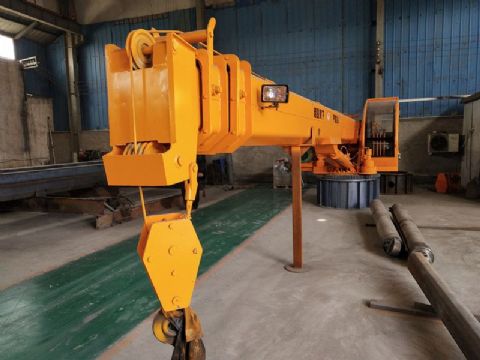 點擊查看詳細信息<br>標題：12噸碼頭吊 閱讀次數(shù)：2651