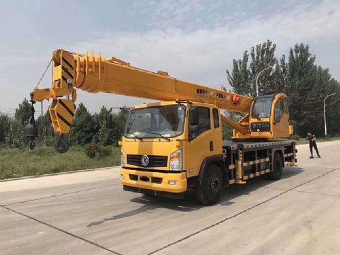 點擊查看詳細信息<br>標題：16噸東風汽車吊 閱讀次數(shù)：2445