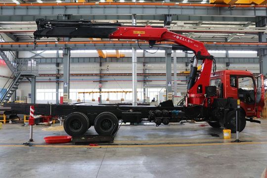 點(diǎn)擊查看詳細(xì)信息<br>標(biāo)題：25噸折臂吊 閱讀次數(shù)：2887